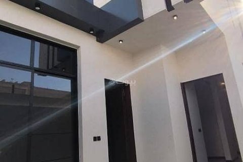 5 bedrooms Apartment in Riyadh, Saudi Arabia No. 61612