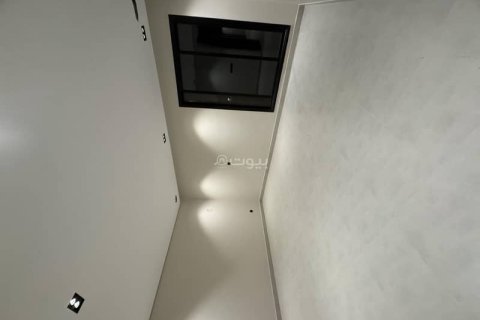 Villa de 5 dormitorios en Riyadh, Saudi Arabia No. 61533 15