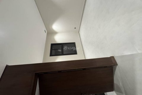 Villa de 5 dormitorios en Riyadh, Saudi Arabia No. 61533 14