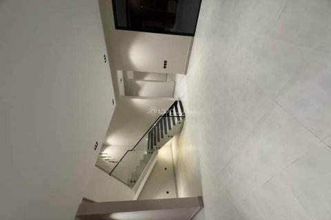 Villa de 5 dormitorios en Riyadh, Saudi Arabia No. 61533 9