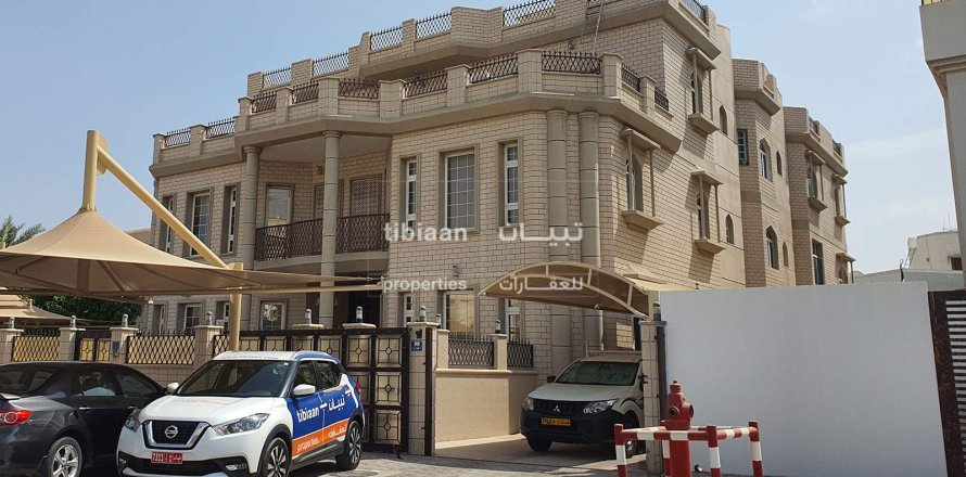 Villa de 12 chambres à Muscat, Oman No. 53474