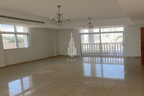 5 bedrooms Villa in Khalifa City, UAE No. 36578 11
