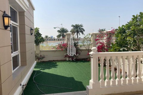 5 bedrooms Villa in Khalifa City, UAE No. 36578 4