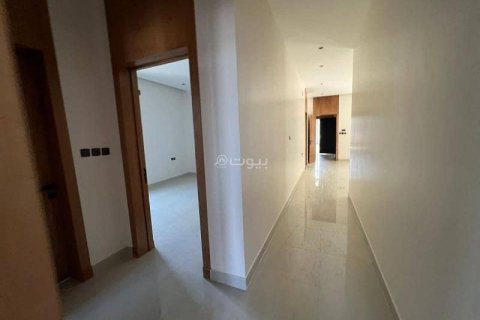 4 bedrooms Apartment in Riyadh, Saudi Arabia No. 60475