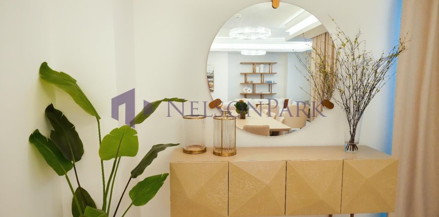 3 bedrooms Apartment in Doha, Qatar No. 57143