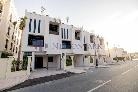 5 bedrooms Villa in Doha, Qatar No. 57107 15