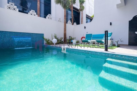 5 bedrooms Villa in Doha, Qatar No. 57107 8