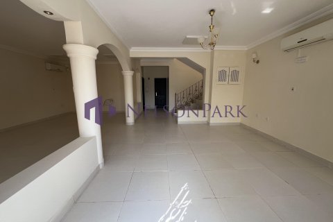 Villa de 4 dormitorios en Doha, Qatar No. 58171 6