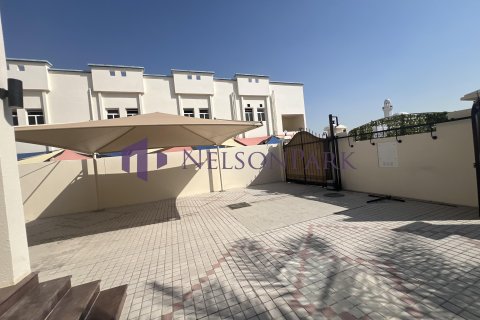 Villa de 4 dormitorios en Doha, Qatar No. 58171 10