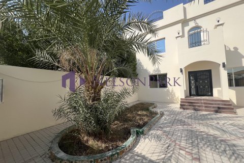 Villa de 4 dormitorios en Doha, Qatar No. 58171 13