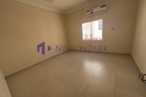 Villa de 4 dormitorios en Doha, Qatar No. 58171 3