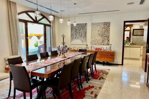 Villa de 5 chambres à Doha, Qatar No. 58170 19
