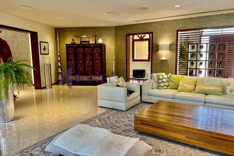 Villa de 5 chambres à Doha, Qatar No. 58170 13