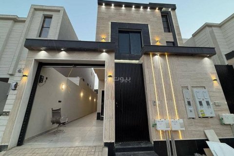 3 bedrooms Apartment in Riyadh, Saudi Arabia No. 61579