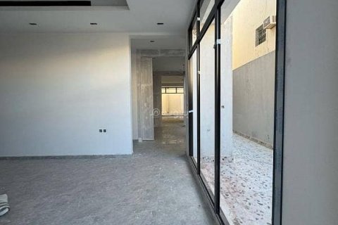 Villa de 5 dormitorios en Riyadh, Saudi Arabia No. 61578 7
