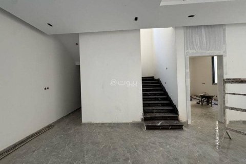 Villa de 5 dormitorios en Riyadh, Saudi Arabia No. 61578 13