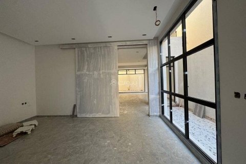 Villa de 5 dormitorios en Riyadh, Saudi Arabia No. 61578 10