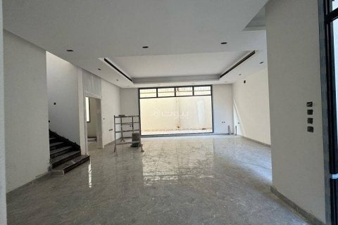 Villa de 5 dormitorios en Riyadh, Saudi Arabia No. 61578 11