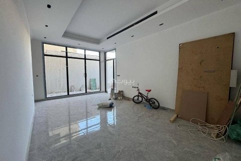 Villa de 5 dormitorios en Riyadh, Saudi Arabia No. 61578 17