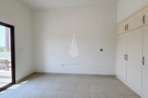 5 bedrooms Villa in Al Maqtaa, UAE No. 19708 12