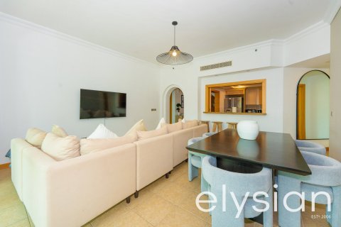 Appartement de 2 chambres à Shoreline Apartments, UAE No. 64750 6