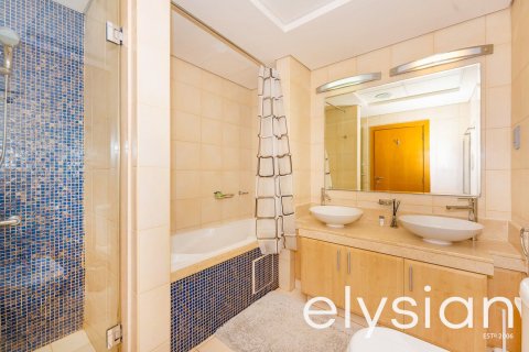 Appartement de 2 chambres à Shoreline Apartments, UAE No. 64750 12