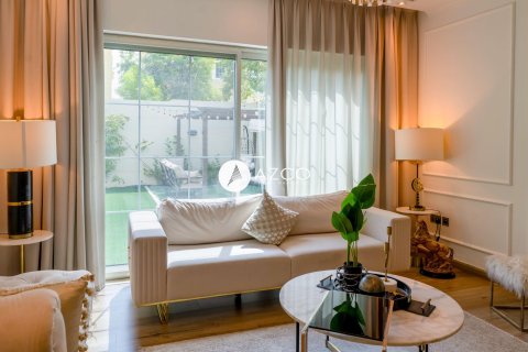 Вилла с 4 спальнями в Jumeirah Park, ОАЭ №101698 11