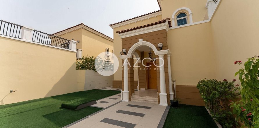 Вилла с 4 спальнями в Jumeirah Park, ОАЭ №101698