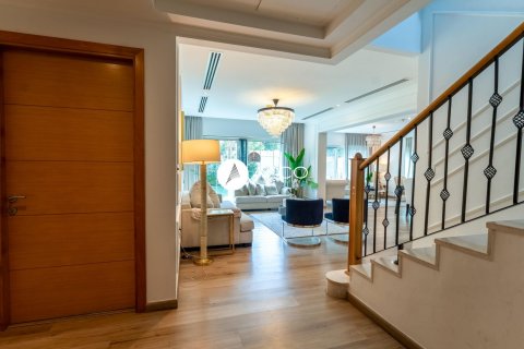 Вилла с 4 спальнями в Jumeirah Park, ОАЭ №101698 4