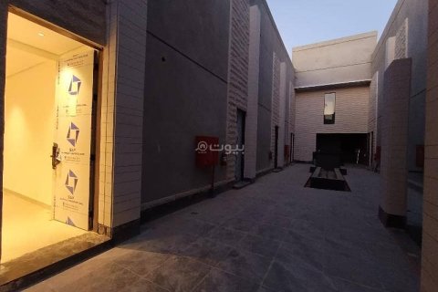 Villa de 3 dormitorios en Riyadh, Saudi Arabia No. 60098 3