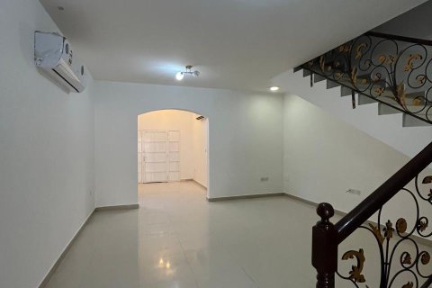 Villa Jumelée de 5 chambres à Bawshar, Oman No. 54750 8