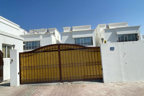 6 bedrooms Villa in Muscat, Oman No. 54879