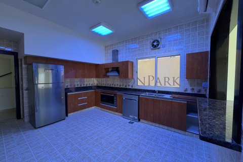 Villa de 4 dormitorios en Doha, Qatar No. 57976 10