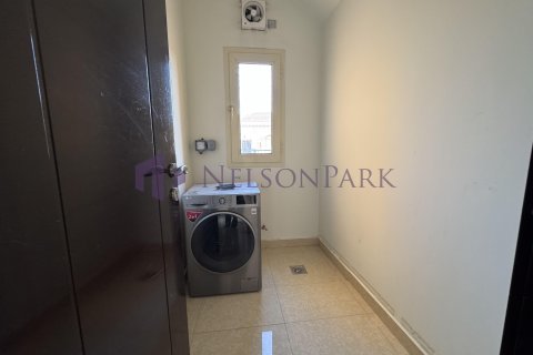 Villa de 4 dormitorios en Doha, Qatar No. 57976 7