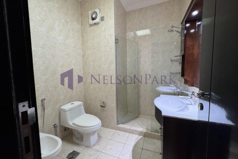 Villa de 4 dormitorios en Doha, Qatar No. 57976 8