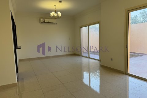 Villa de 4 dormitorios en Doha, Qatar No. 57976 4
