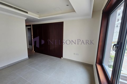 Duplex de 4 dormitorios en Doha, Qatar No. 56862 16