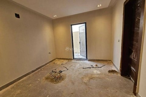 Villa de 5 dormitorios en Riyadh, Saudi Arabia No. 61705 13