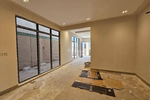 Villa de 5 dormitorios en Riyadh, Saudi Arabia No. 61705 17