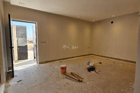 Villa de 5 dormitorios en Riyadh, Saudi Arabia No. 61705 3
