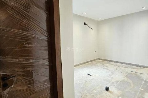 Villa de 5 dormitorios en Riyadh, Saudi Arabia No. 61705 8