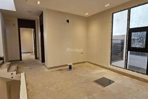 Villa de 5 dormitorios en Riyadh, Saudi Arabia No. 61705 5