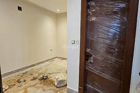 Villa de 5 dormitorios en Riyadh, Saudi Arabia No. 61705 10