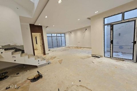 Villa de 5 dormitorios en Riyadh, Saudi Arabia No. 61705 7
