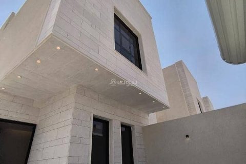 5 bedrooms Apartment in Riyadh, Saudi Arabia No. 61709