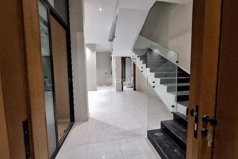Villa de 4 chambres à Riyadh, Saudi Arabia No. 60264 9