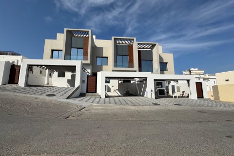 5 bedrooms Villa in Muscat, Oman No. 54258