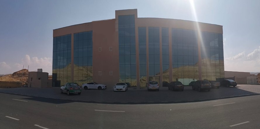 Commercial property de 850m² en Muscat, Oman No. 54260