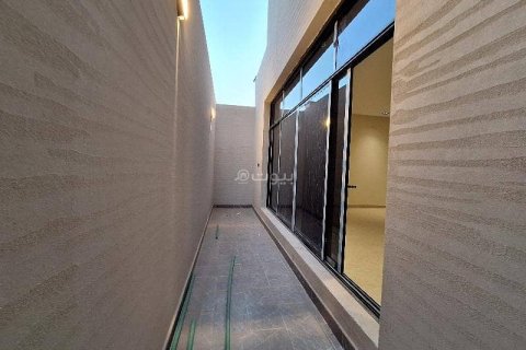7 bedrooms Villa in Riyadh, Saudi Arabia No. 99477 14