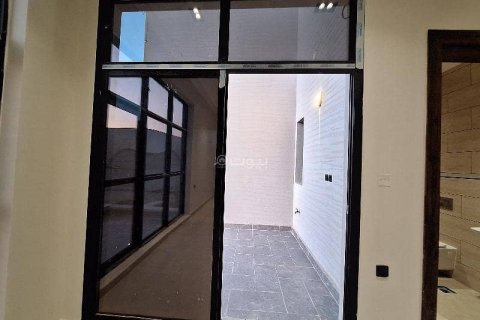 7 bedrooms Villa in Riyadh, Saudi Arabia No. 99477 20